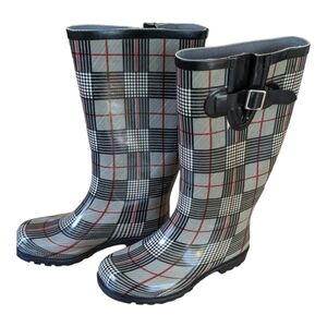 NOMAD Puddles black, white and red plaid rubber boots, size 7
